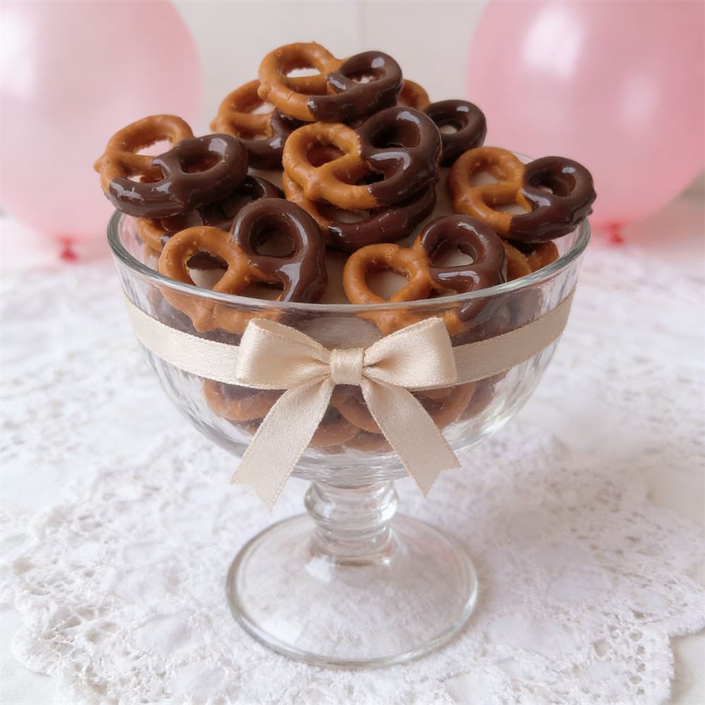 Dark Chocolate Pretzels Food M - Food Snacks Items recensie en prijs