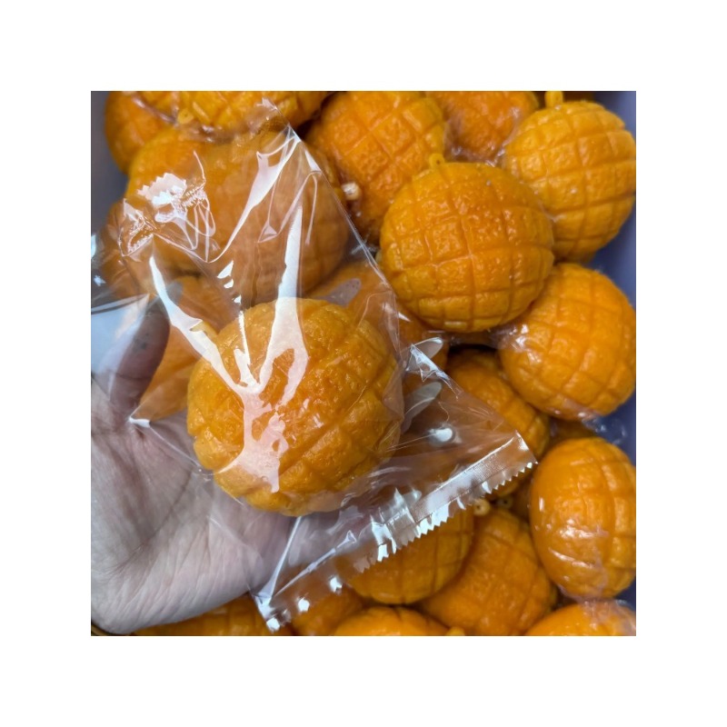 Food-Shaped Stress Ball Pineap - Food & Snacks Colouring Book recensie en prijs