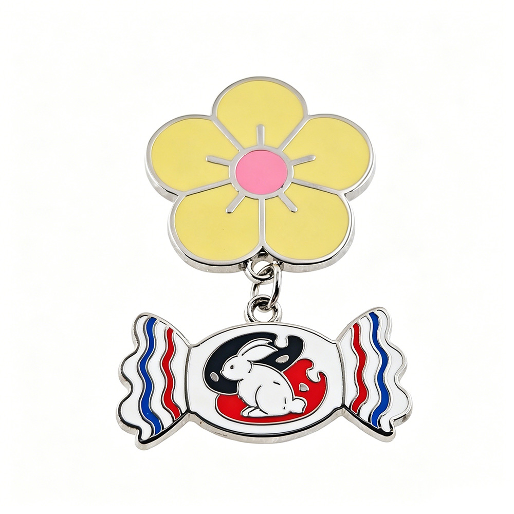 White Rabbit Candy Enamel Pin  - Food Snacks Gifts recensie en prijs